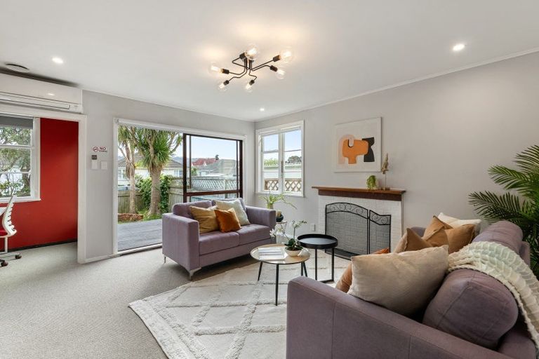 Photo of property in 18 Atiawa Crescent, Waiwhetu, Lower Hutt, 5010