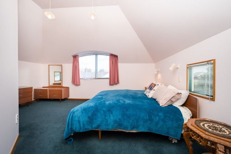 Photo of property in 3 Balcairn Place, Terrace End, Palmerston North, 4410