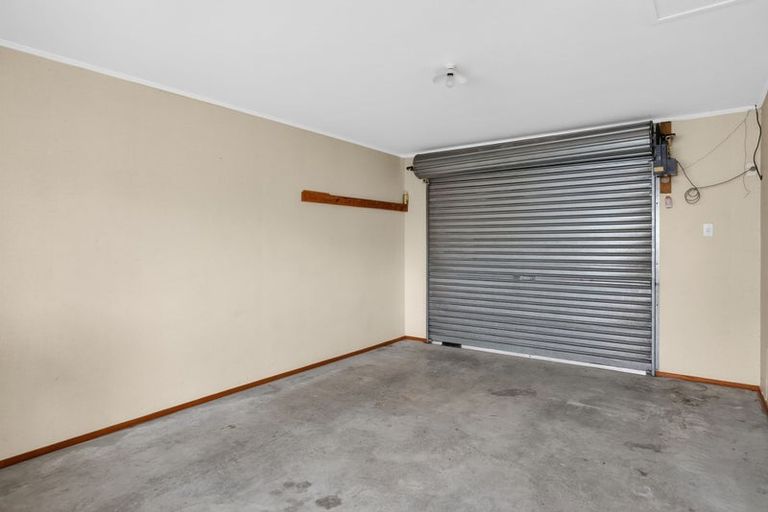 Photo of property in 41 Edgewater Parade, Waiuku, 2123
