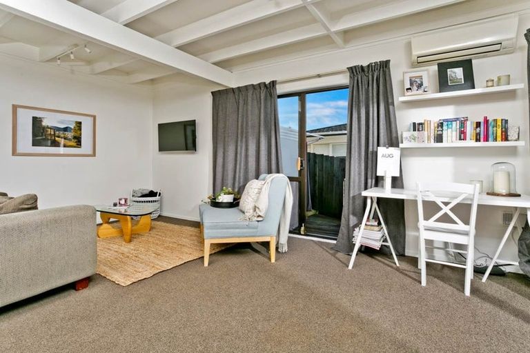 Photo of property in 1/29 Marcel Place, Glenfield, Auckland, 0629