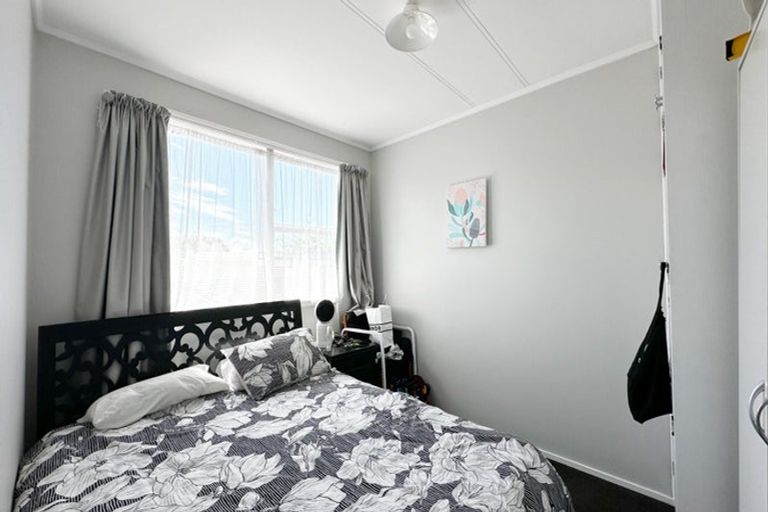 Photo of property in 18 Lingfield Street, Glenfield, Auckland, 0629