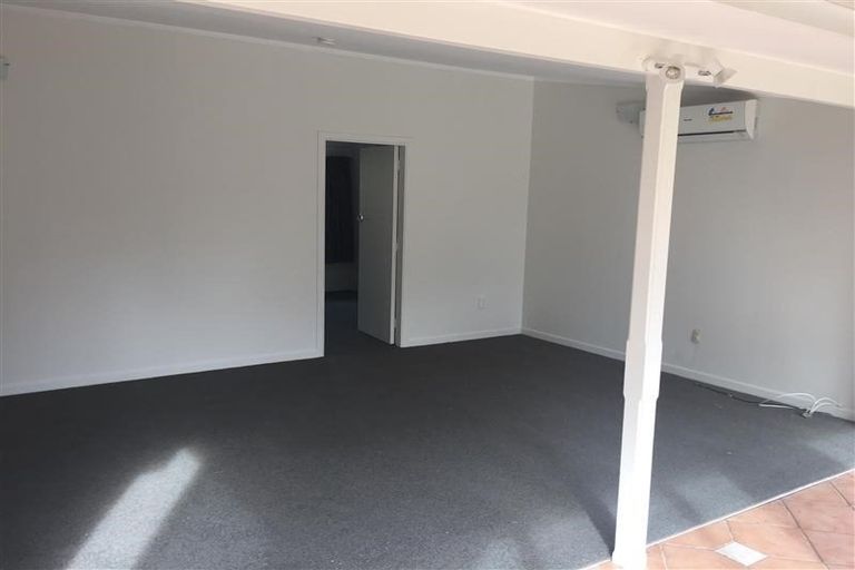 Photo of property in 23 Lillian Place, Orewa, 0931