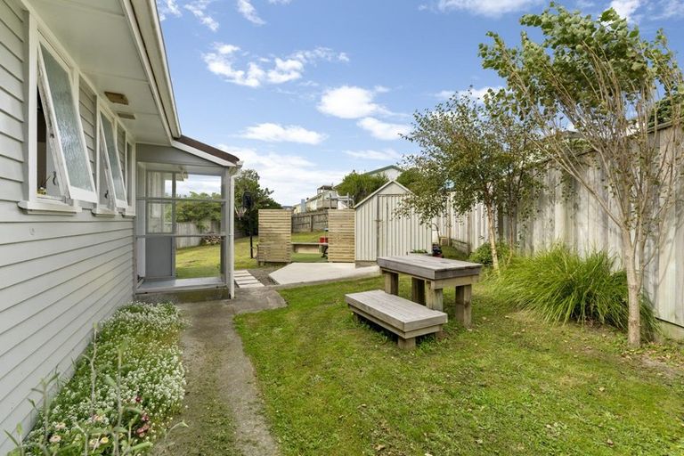 Photo of property in 11 Te Puke Street, Titahi Bay, Porirua, 5022