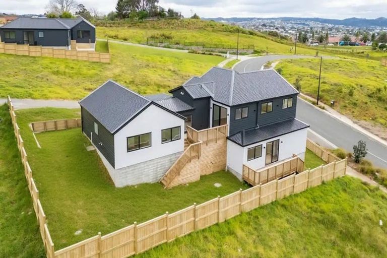 Photo of property in 30 Awanui Road, Red Beach, 0932
