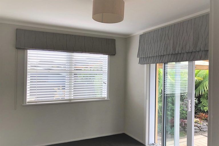 Photo of property in 30 Convair Crescent, Mangere, Auckland, 2022