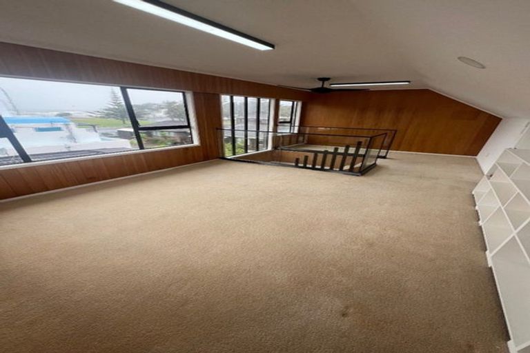 Photo of property in 2 Empire Road, Orewa, 0931