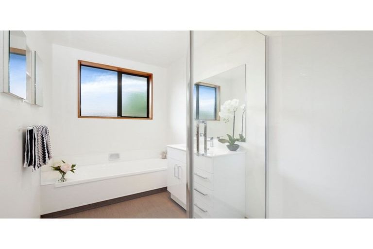 Photo of property in 228 Yaldhurst Road, Avonhead, Christchurch, 8042