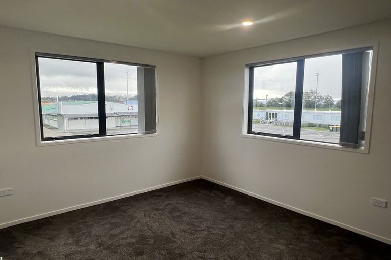 Photo of property in 94d Swanson Road, Henderson, Auckland, 0610
