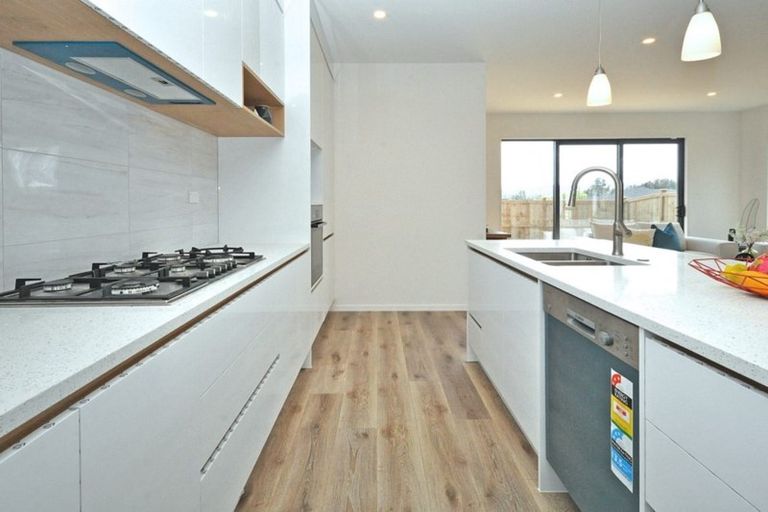 Photo of property in 20 Konoba Avenue, Kumeu, 0810