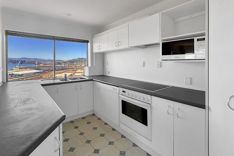 Photo of property in Mansfield Towers, 1 Grant Road, Thorndon, Wellington, 6011