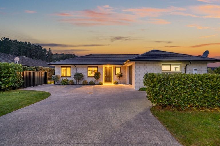 Photo of property in 84 Riverstone Drive, Riverstone Terraces, Upper Hutt, 5018