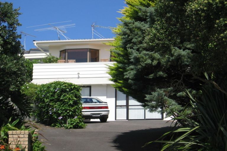 Photo of property in 68 Churchill Road, Murrays Bay, Auckland, 0630