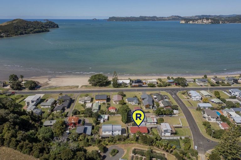 Photo of property in 15 Kawakawa Road, Whitianga, 3510