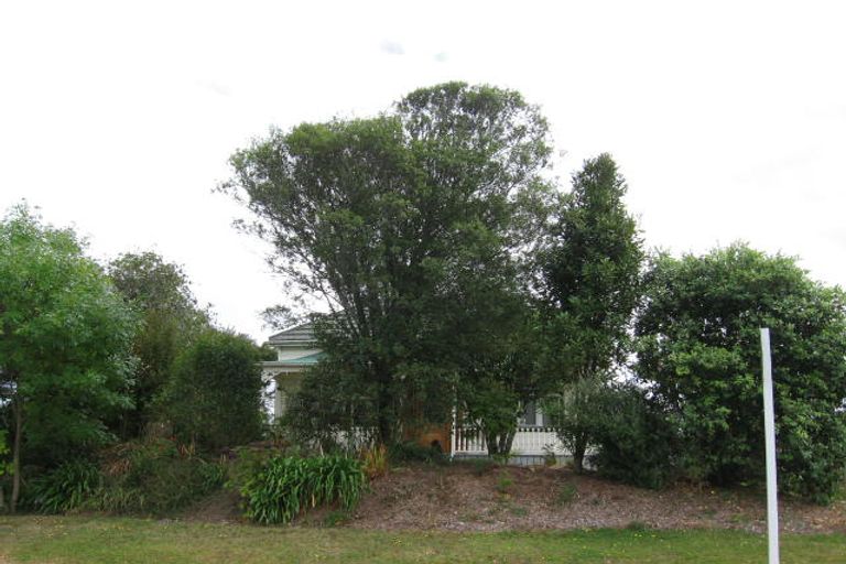 Photo of property in 48 Eskdale Road, Birkdale, Auckland, 0626
