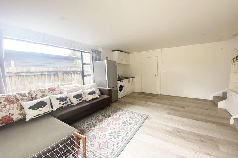 Photo of property in 28b Tamahere Drive, Glenfield, Auckland, 0629