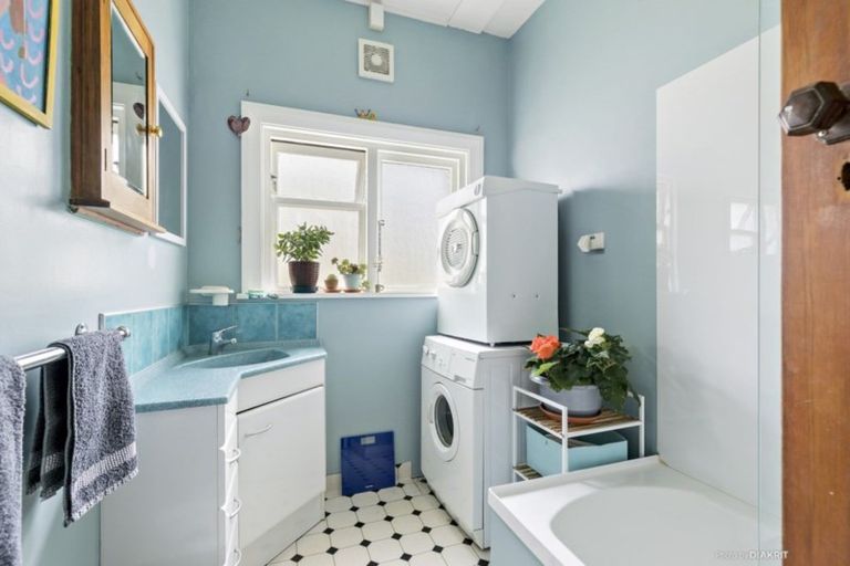 Photo of property in 56f4 Tanera Crescent, Brooklyn, Wellington, 6021