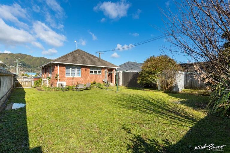 Photo of property in 25 Hewer Crescent, Naenae, Lower Hutt, 5011