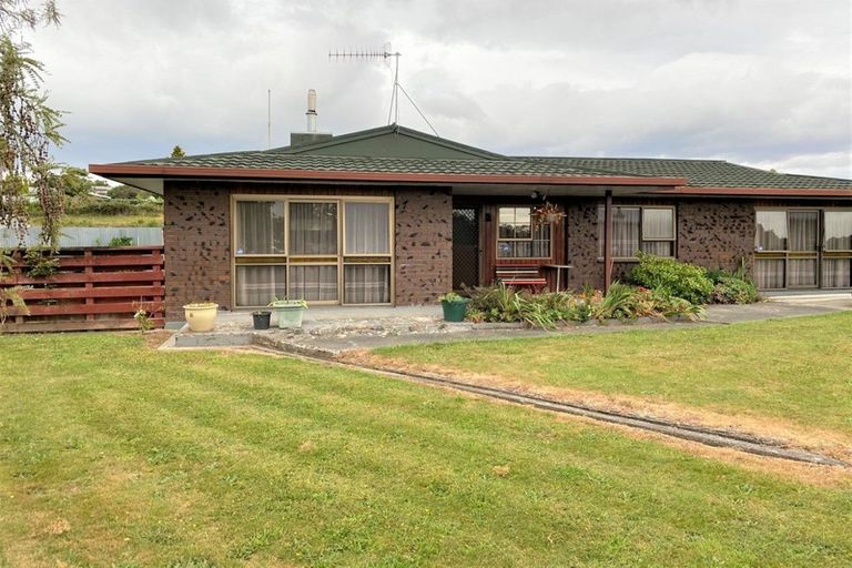 Photo of property in 16 Mathew Street, Dannevirke, 4930