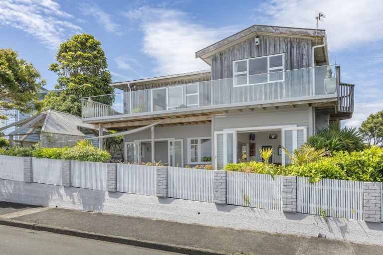 Photo of property in 58 Motuhara Road, Plimmerton, Porirua, 5026
