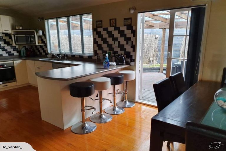 Photo of property in 17 Hewlett Road, Massey, Auckland, 0614