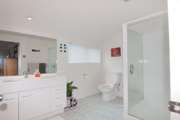 Photo of property in 10 Didsbury Grove, Churton Park, Wellington, 6037