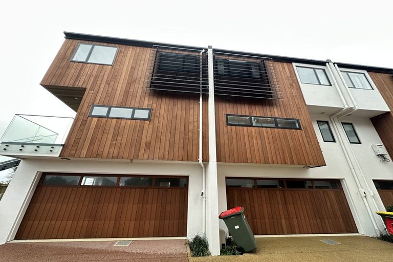 Photo of property in 1 Colenso Place, Otaki Beach, Otaki, 5512