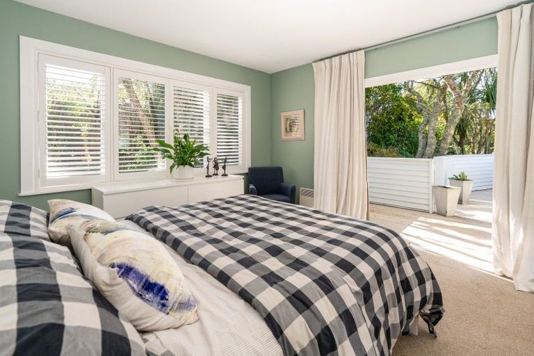 Photo of property in 113 Creswick Terrace, Northland, Wellington, 6012