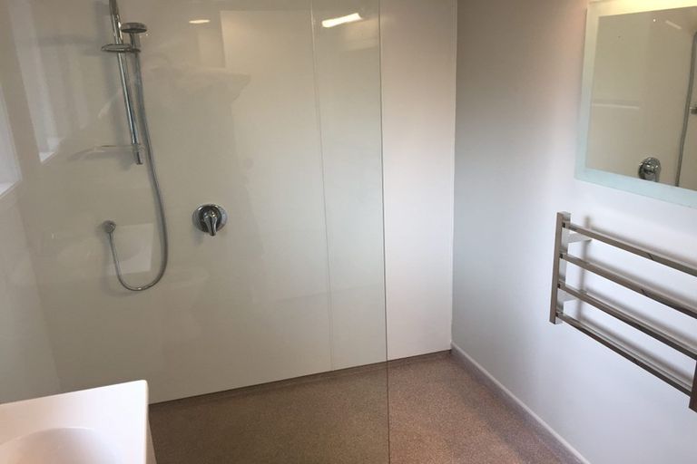 Photo of property in 1/77 Konini Road, Titirangi, Auckland, 0604