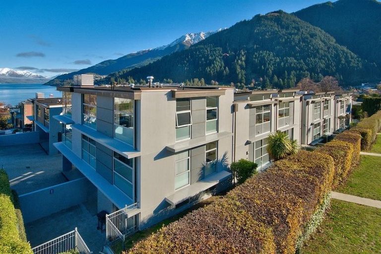 Photo of property in The Beeches Apartments, 7/60 Hallenstein Street, Queenstown, 9300