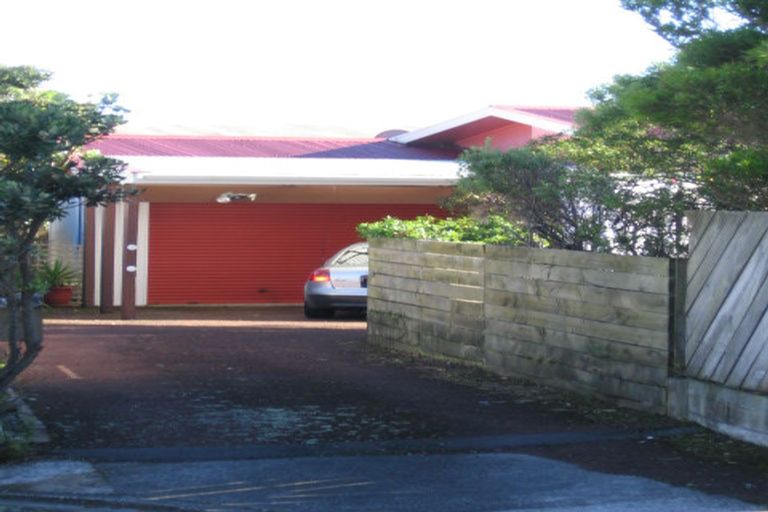 Photo of property in 16 Pauline Way, Paparangi, Wellington, 6037