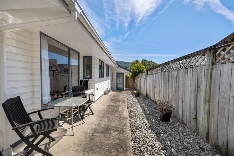 Photo of property in 3a Heather Place, Picton, 7220