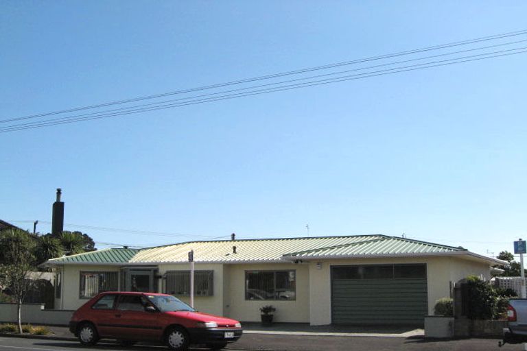 Photo of property in 38 Tukapa Street, Westown, New Plymouth, 4310