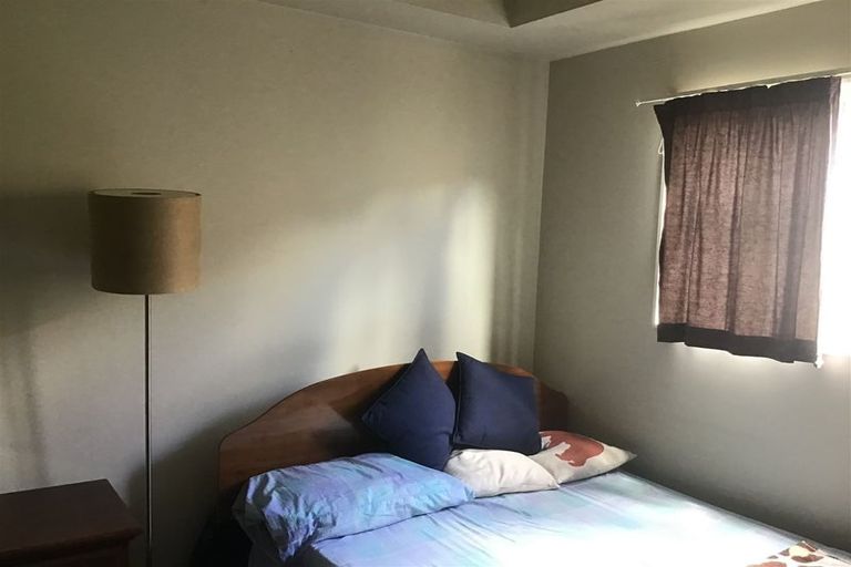 Photo of property in 2/85 Portage Road, New Lynn, Auckland, 0600