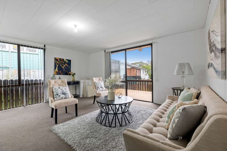 Photo of property in 16 Sarajevo Place, Massey, Auckland, 0614