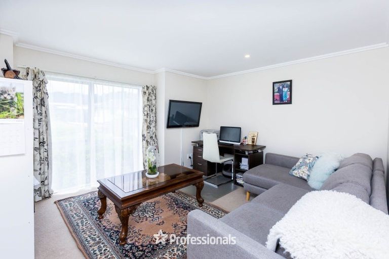 Photo of property in 5 Ashington Road, Silverstream, Upper Hutt, 5019