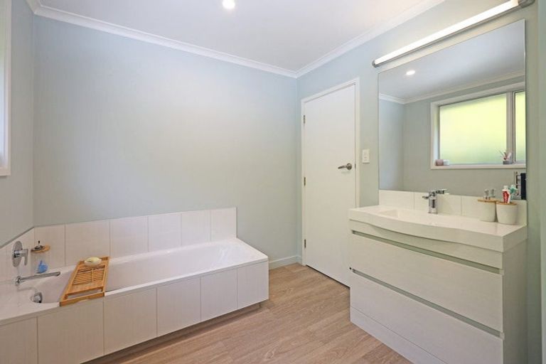 Photo of property in 16 Ure Street, South Hill, Oamaru, 9400
