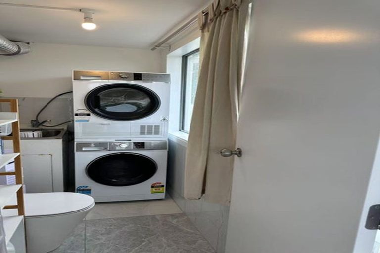 Photo of property in 26 Waimana Avenue, Northcote Point, Auckland, 0627