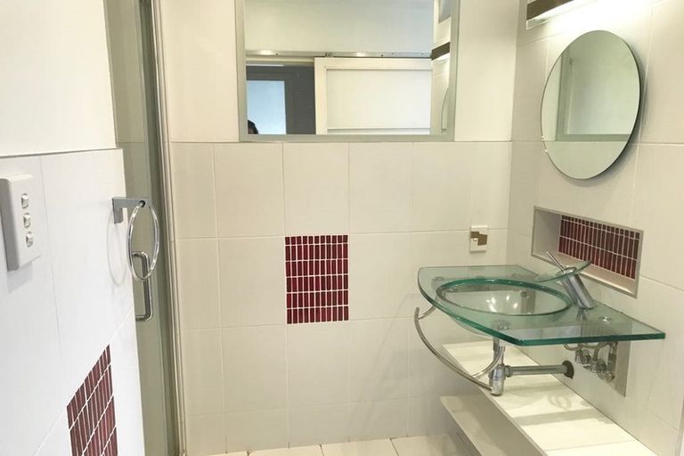 Photo of property in 185 Birkdale Road, Birkdale, Auckland, 0626