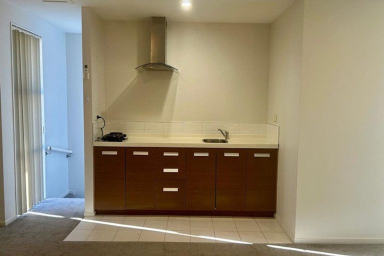 Photo of property in 18 Windfola Parkway, Takanini, 2112
