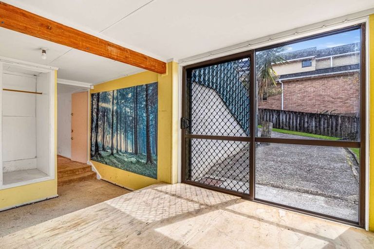 Photo of property in 98 Glendale Road, Glen Eden, Auckland, 0602