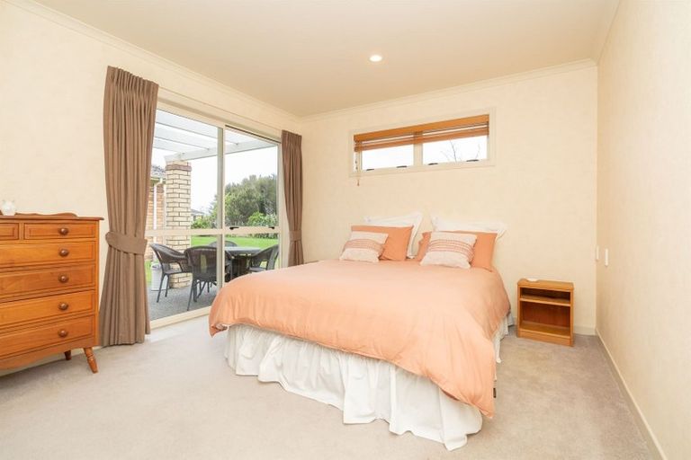 Photo of property in 39 Sovereign Isle Lane, Rototuna, Hamilton, 3210