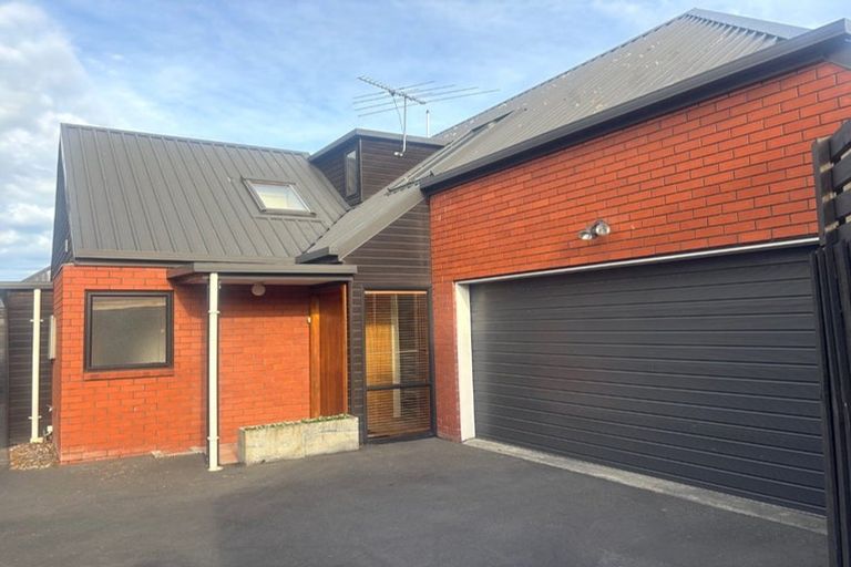 Photo of property in 9 Clyde Road, Upper Riccarton, Christchurch, 8041