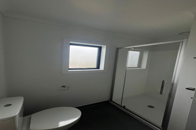 Photo of property in 2 Adel Place, Weymouth, Auckland, 2103