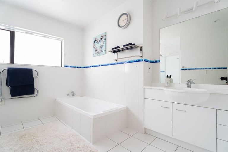 Photo of property in 14 Ronald Woolf Place, Churton Park, Wellington, 6037