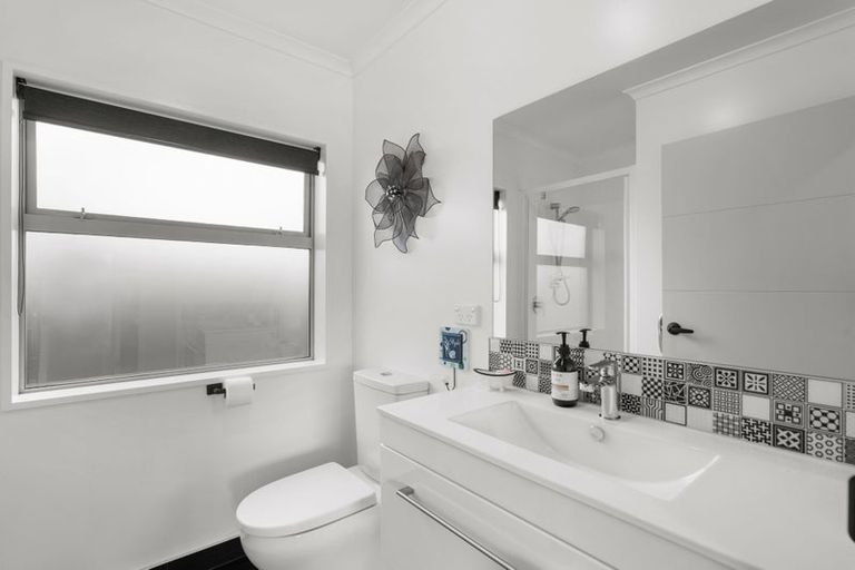 Photo of property in 9 Te Whenu Crescent, Marshland, Christchurch, 8083