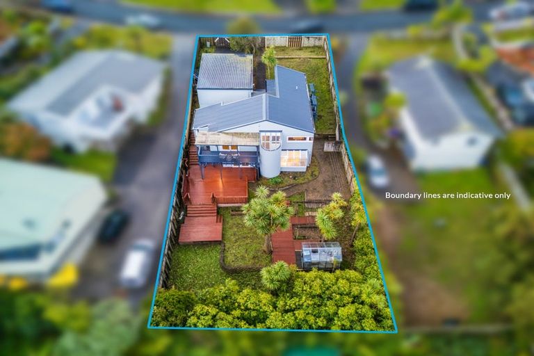 Photo of property in 6 Finn Place, Totara Vale, Auckland, 0629