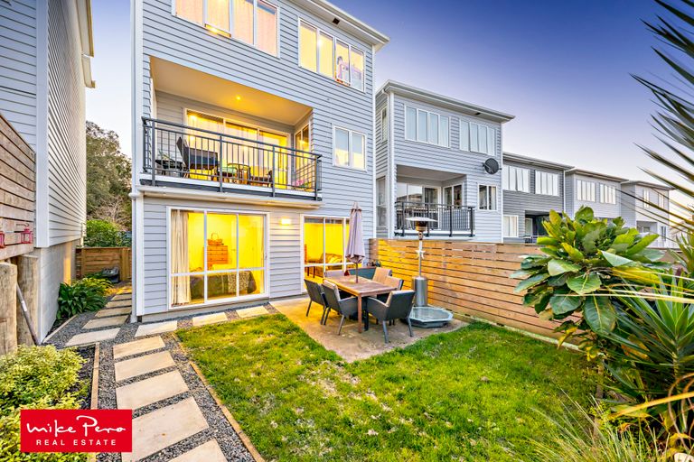 Photo of property in 10 Fernly Rise, Flat Bush, Auckland, 2019
