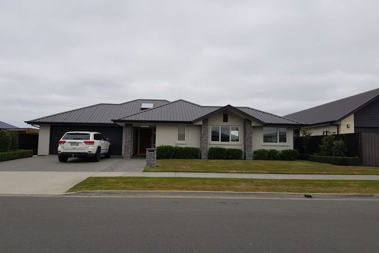 Photo of property in 52 Huntingdon Drive, Rangiora, 7400