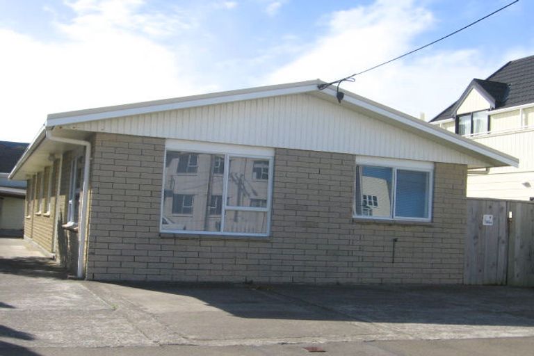 Photo of property in 6 Rua Street, Lyall Bay, Wellington, 6022