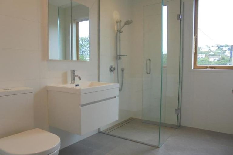 Photo of property in 25 Putnam Street, Northland, Wellington, 6012